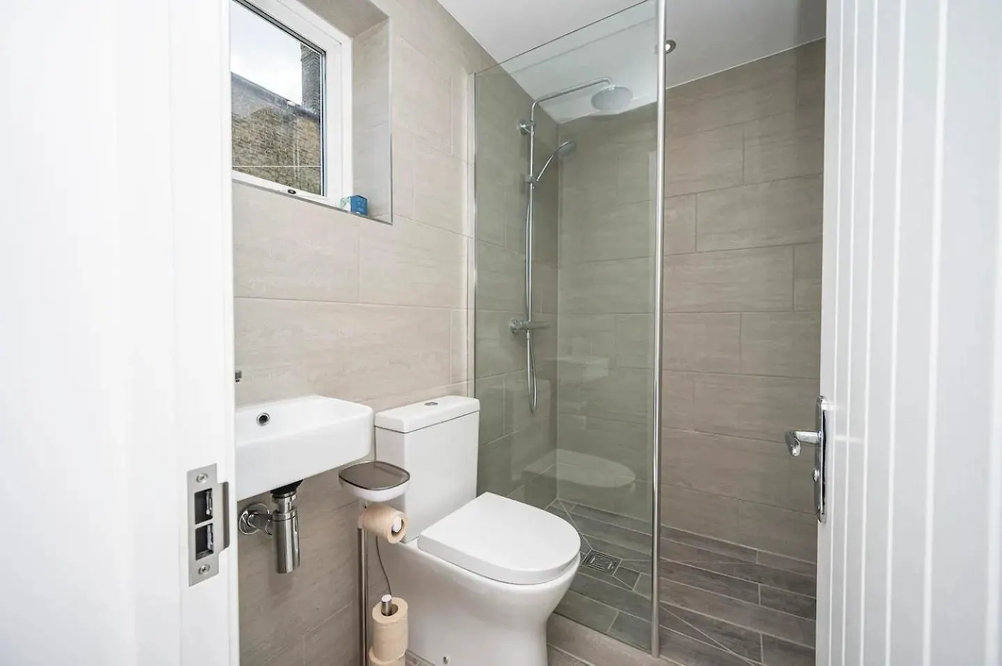 Pass The Keys Large Period House With Garden Near Peckham London Villa
